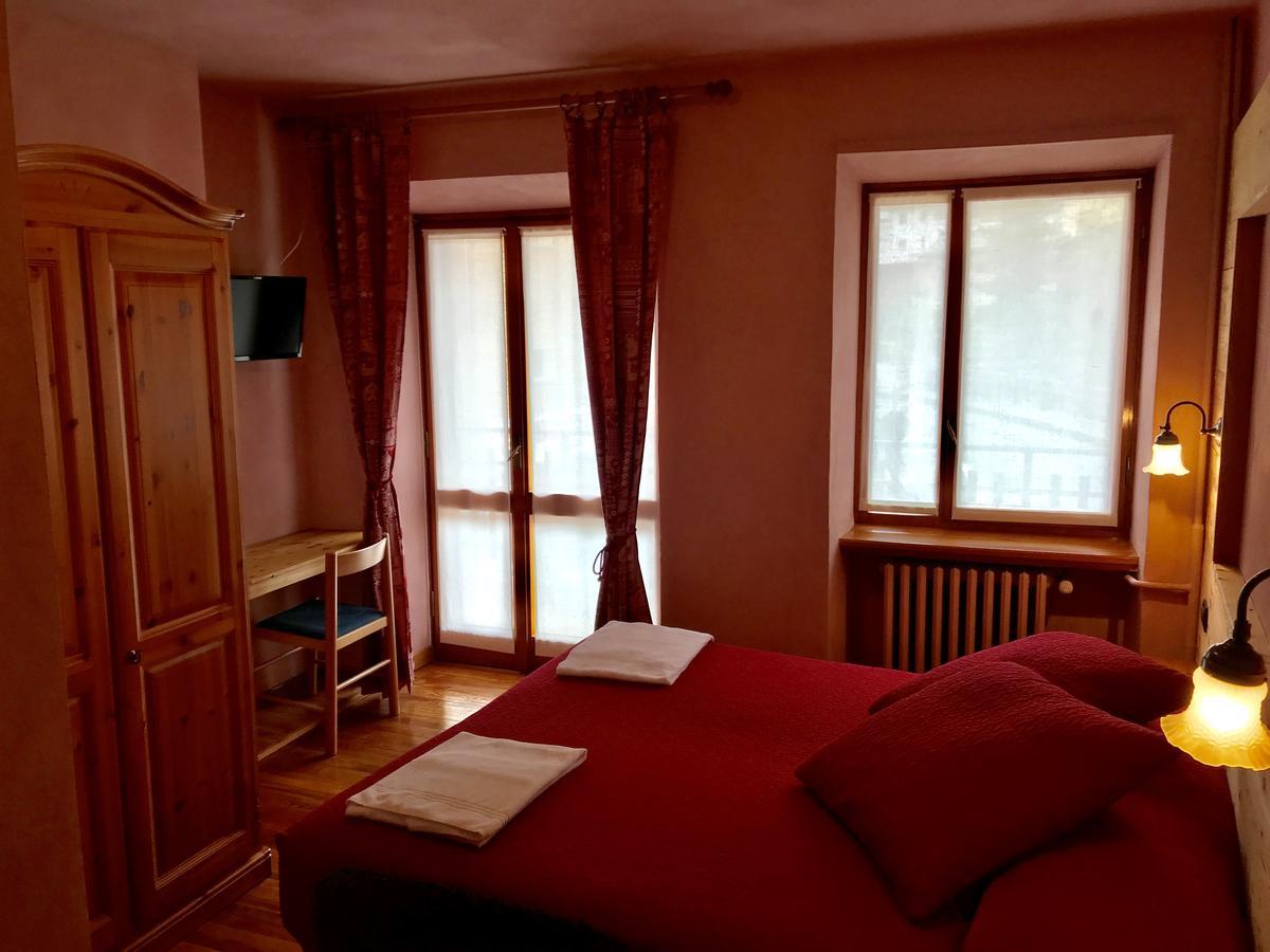 Albergo Club Alpino Crissolo Exteriér fotografie