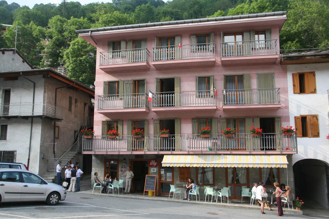 Albergo Club Alpino Crissolo Exteriér fotografie
