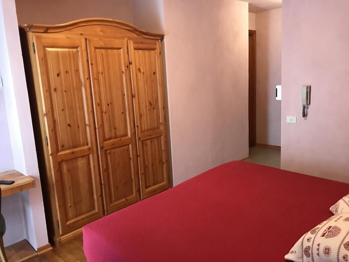 Albergo Club Alpino Crissolo Exteriér fotografie